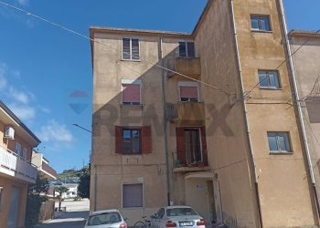 Edificio all\'aperto - Four-room apartment Giarratana - photo 8