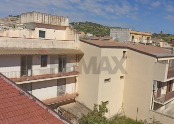 Edificio all\'aperto - Four-room apartment Giarratana - photo 11