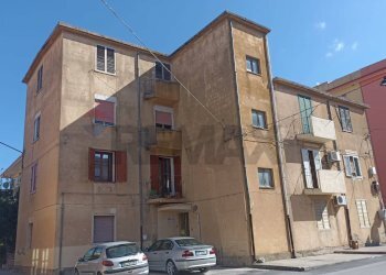 Edificio all\'aperto - Four-room apartment Giarratana - photo 21