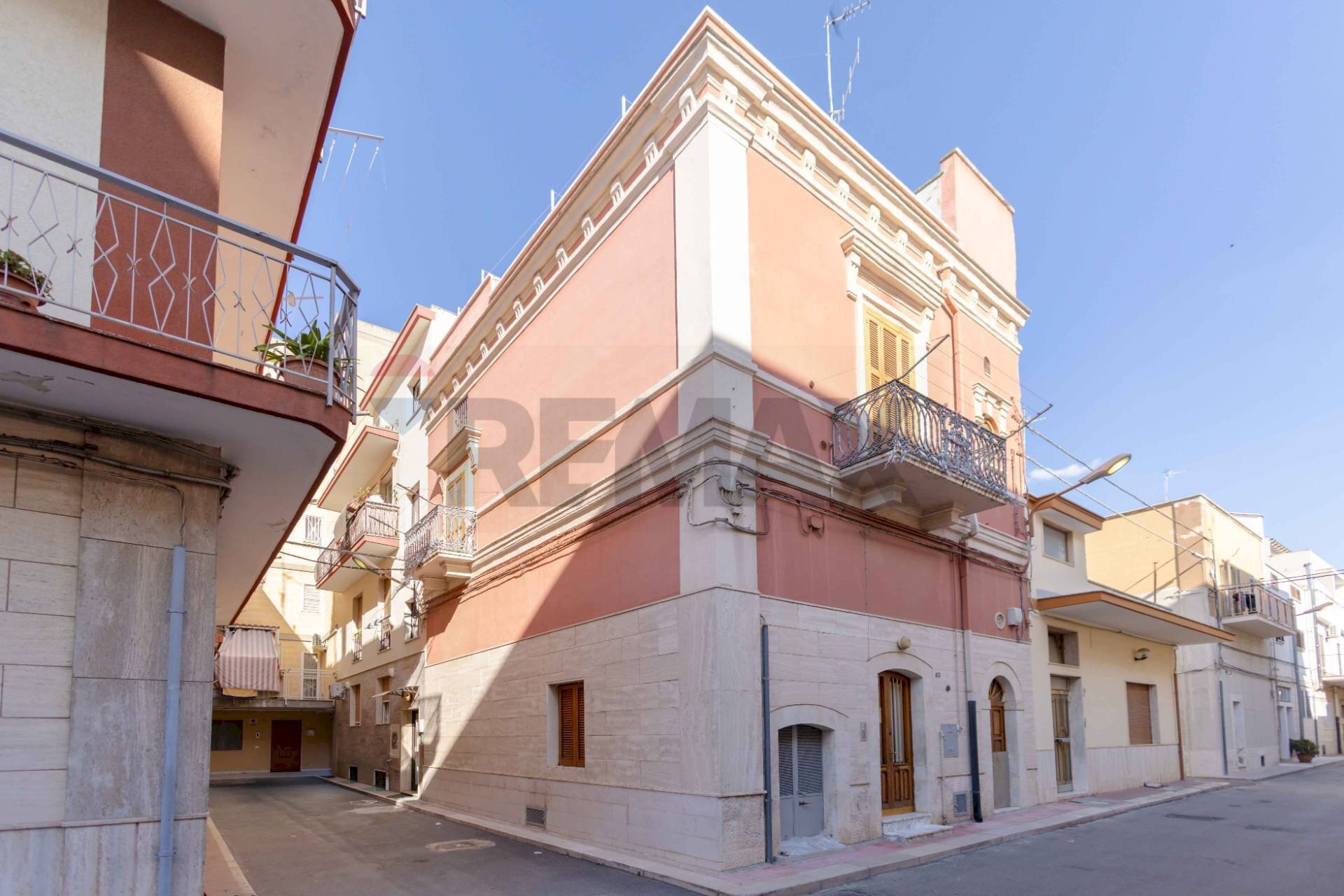 Edificio all\'aperto - Three-room apartment Via Francesco Fallacara
57, Triggiano - photo 2
