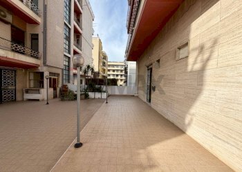 Edificio all\'aperto - Locale Commerciale Via Scano
 
28, Cagliari - foto 4