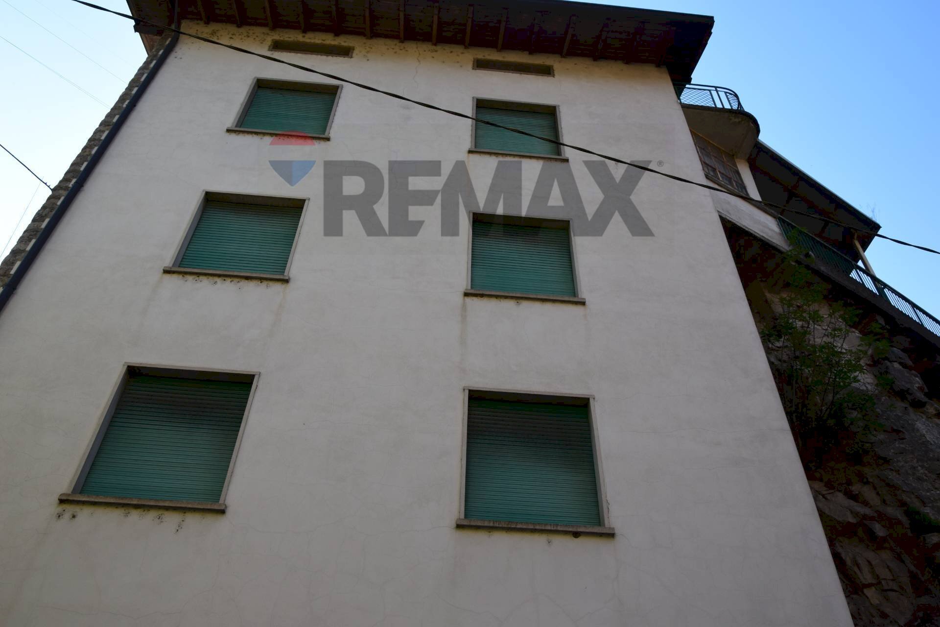 Edificio all\'aperto - Independent house via ponti
 
9, Sedrina - photo 2