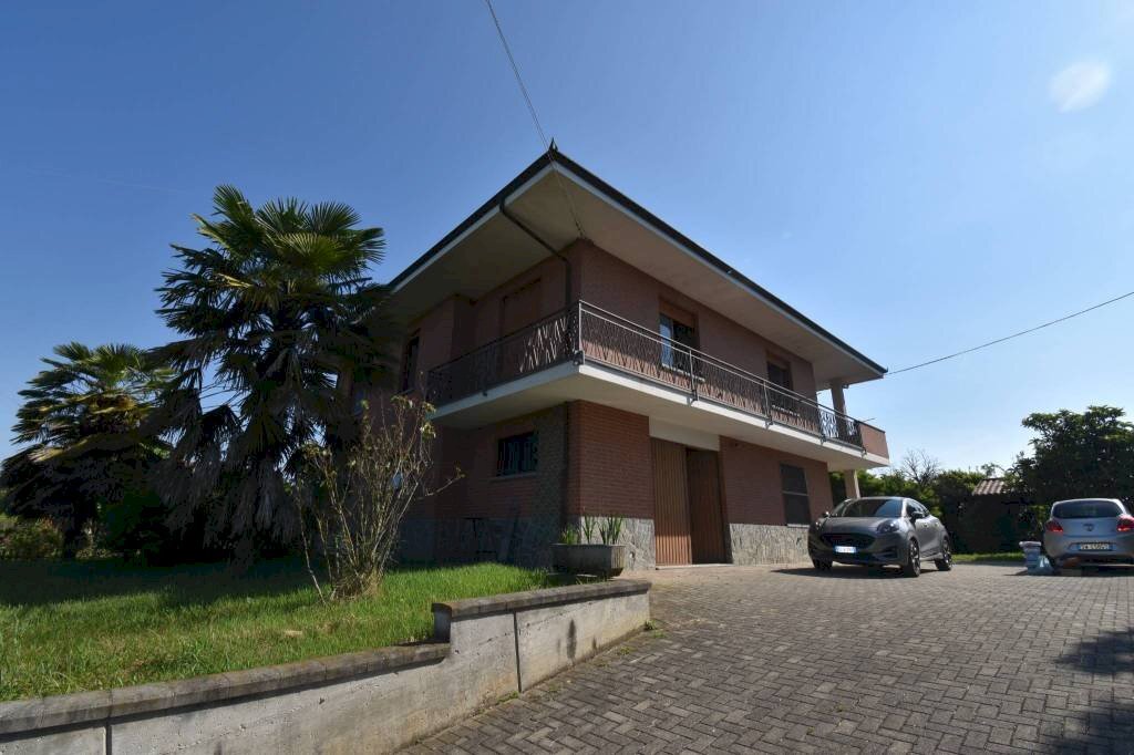 Facciata - Villa via Serra Cora, Monale - photo 1