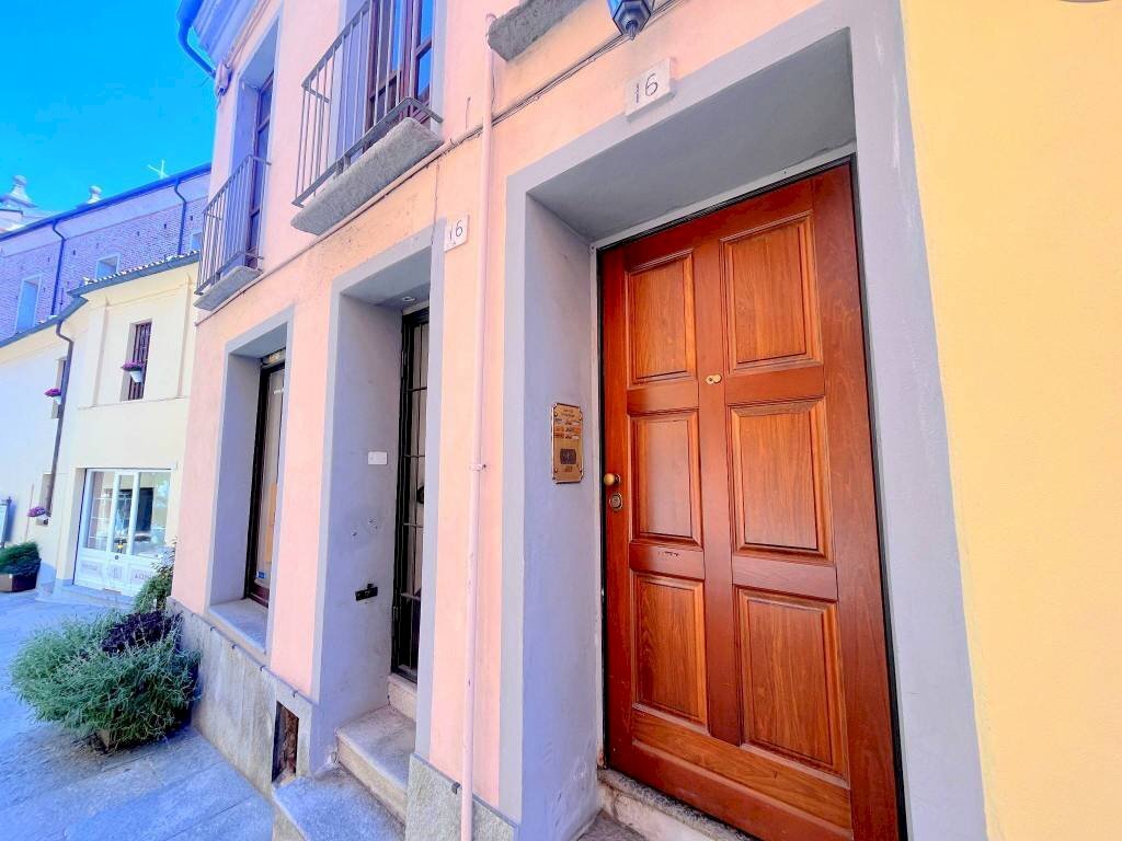 Ingresso - Stabile - Palazzo via Santa Croce, 16, Moncalieri - foto 1