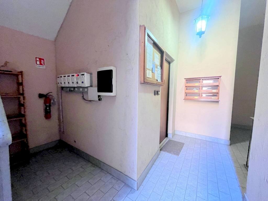 Interno palazzo - Stabile - Palazzo via Santa Croce, 16, Moncalieri - foto 3
