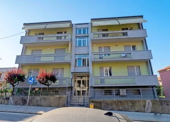 Facciata - Three-room apartment via Giacomo Viale, 4, Mondovì - photo 1
