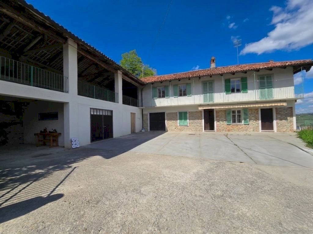 Cortile interno - Rustico Diano d'Alba - foto 1