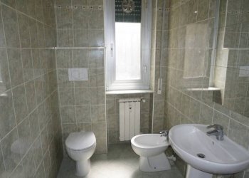 Bagno - Trilocale via dei Landi, 16, Genova (zona Sampierdarena) - foto 11