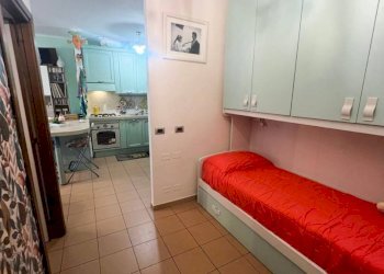 Camera da letto - Appartamento via Robert Baden Powell, 16, Genova (zona Sampierdarena) - foto 13