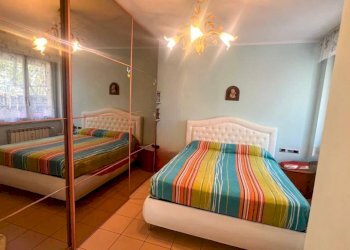 Camera da letto - Appartamento via Robert Baden Powell, 16, Genova (zona Sampierdarena) - foto 12