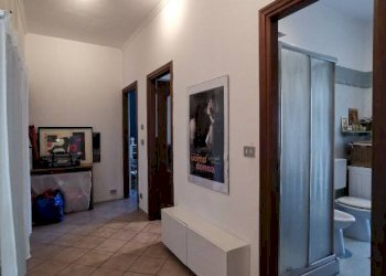 Disimpegno - Three-room apartment via Sabaudia, Torino (neighborhood Borgo Po) - photo 9