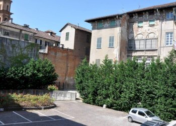 Facciata - Box via Paolo Giacometti, 23, Novi Ligure - foto 1