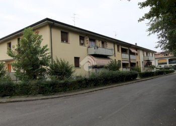 Three-room apartment Via Canale, Casalgrande - photo 1