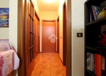 Three-room apartment Via Canale, Casalgrande - photo 16