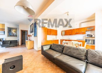 Soggiorno - Three-room apartment Via Eraclito
19, Albano Laziale - photo 2