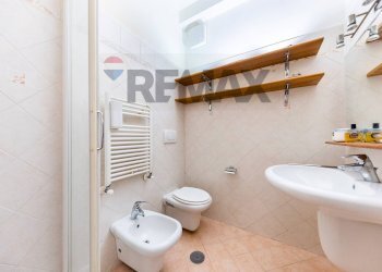 Bagno - Three-room apartment Via Eraclito
19, Albano Laziale - photo 18