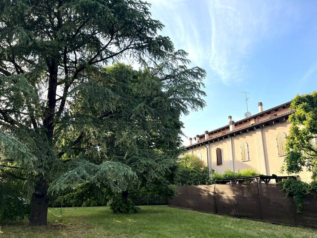 Facciata - Quadrilocale via Punta, Bologna (zona Borgo Panigale) - foto 1