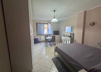 Camera da letto - Four-room apartment via Ruatti, Caramagna Piemonte - photo 27