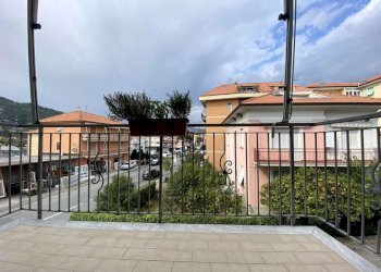 Balcone - Three-room apartment corso Risorgimento, Cogorno - photo 8