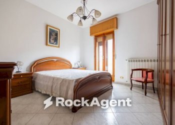 Camera da letto - Trilocale via Corace 1, Gimigliano - foto 13