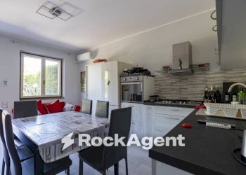 Cucina - Three-room apartment via Giosuè Carducci, 51, Montepaone - photo 4