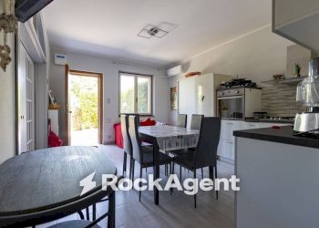 Cucina - Three-room apartment via Giosuè Carducci, 51, Montepaone - photo 5