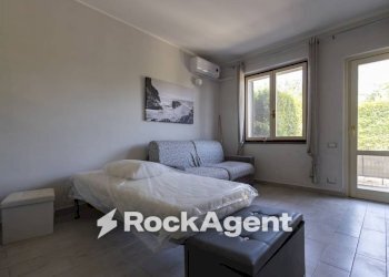 Salone - Three-room apartment via Giosuè Carducci, 51, Montepaone - photo 23