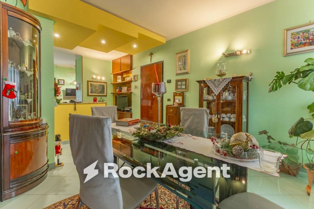 Interno non residenziale - Trilocale via dell'Annunciazione, 4, Gravina in Puglia - foto 1