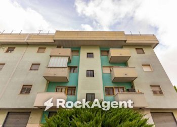 Facciata - Trilocale via dell'Annunciazione, 4, Gravina in Puglia - foto 6