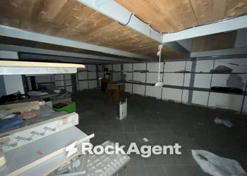 Magazzino - Shop via Giacomo Giovanetti 64, Genova (neighborhood Sampierdarena) - photo 3