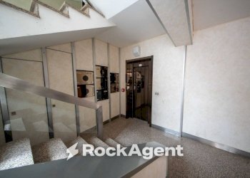 Interno palazzo - Four-room apartment via Gavino Matta, 3, Sassari - photo 19