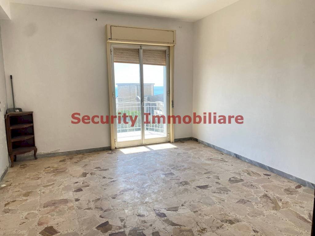 Camera da letto - Four-room apartment via Figuli, 11, Sciacca - photo 3