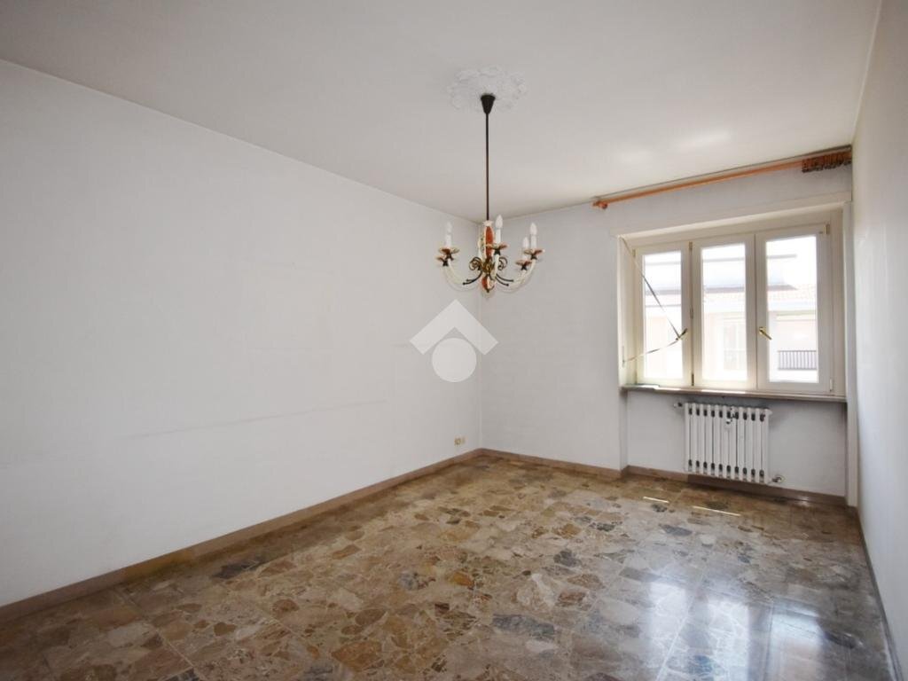 Appartamento Via Lorenzo Garda, Ivrea - foto 2