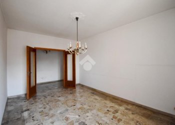 Apartment Via Lorenzo Garda, Ivrea - photo 6