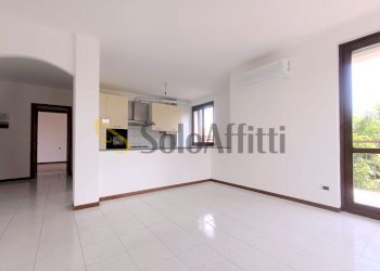 soggiorno - Two-room apartment Piazza Enzo Tarantelli, Pogliano Milanese - photo 4