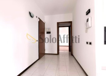 corridoio - Two-room apartment Piazza Enzo Tarantelli, Pogliano Milanese - photo 8