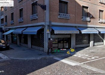 esternow.jpg - Locale Commerciale Borgo Collegio Maria Luigia, Parma - foto 1