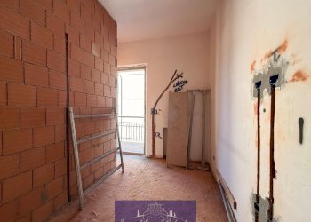 WhatsApp Image 2026-05-27 at 10.22.50 (1) - Four-room apartment Via Giovanni Fabbroni, Firenze (neighborhood Santa Maria Novella) - photo 9