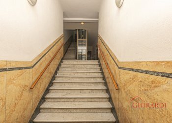 8.0 VANO SCALA.jpg.jpg - Appartamento Via Andrea del Sarto 9, Genova (zona Sestri Ponente) - foto 21