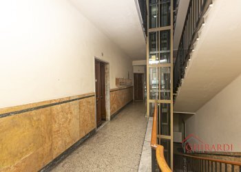 8.2 VANO SCALA.jpg.jpg - Appartamento Via Andrea del Sarto 9, Genova (zona Sestri Ponente) - foto 22