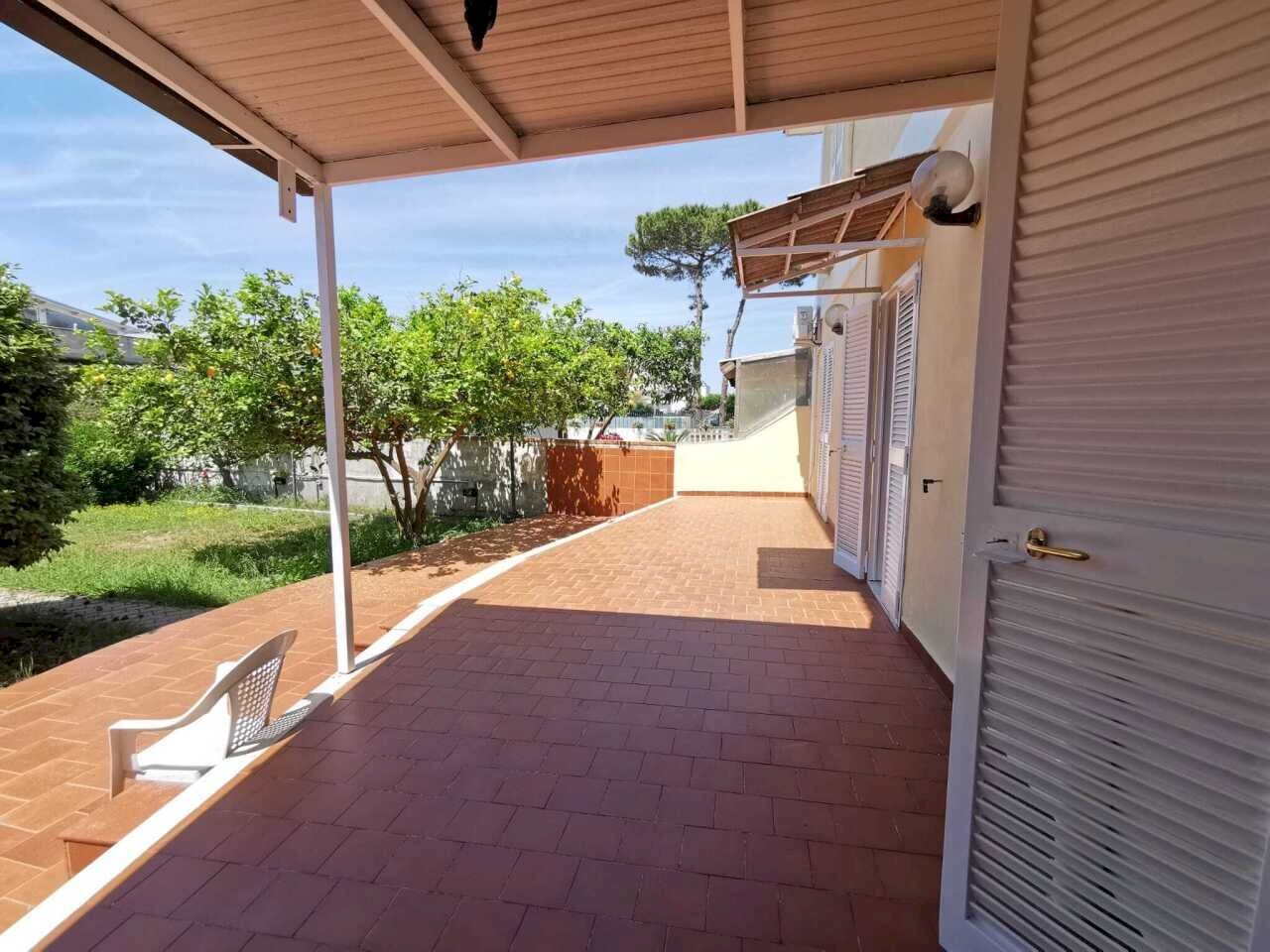 esterno - Villa Via Madonna del Pantano 40, Giugliano in Campania - photo 1