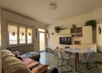 zona giorno con altro tavolo - Two-room apartment Via Cortili 6, Como - photo 6