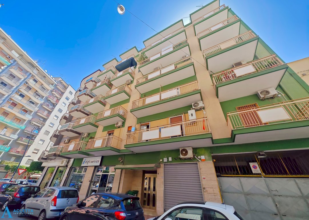 Facciata - Two-room apartment Via Corsica 15, Taranto - photo 2