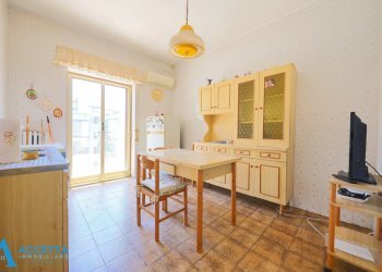 Cucina - Bilocale Via Corsica 15, Taranto - foto 13