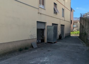accesso carrabile da Via Circonvallazione - Box Via Circonvallazione 41r, Genova - foto 1