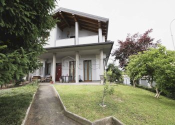 Villa Via San Martino della Battaglia, Pogliano Milanese - photo 1