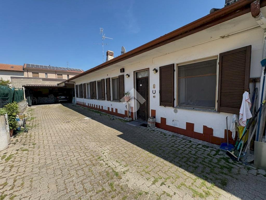 Casa semi indipendente Via S. Boezio, Trecate - foto 1
