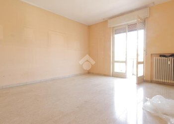 Three-room apartment Via Cav. Fortunato Re, Cerro Maggiore - photo 2