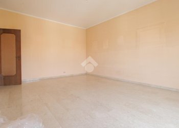 Three-room apartment Via Cav. Fortunato Re, Cerro Maggiore - photo 3