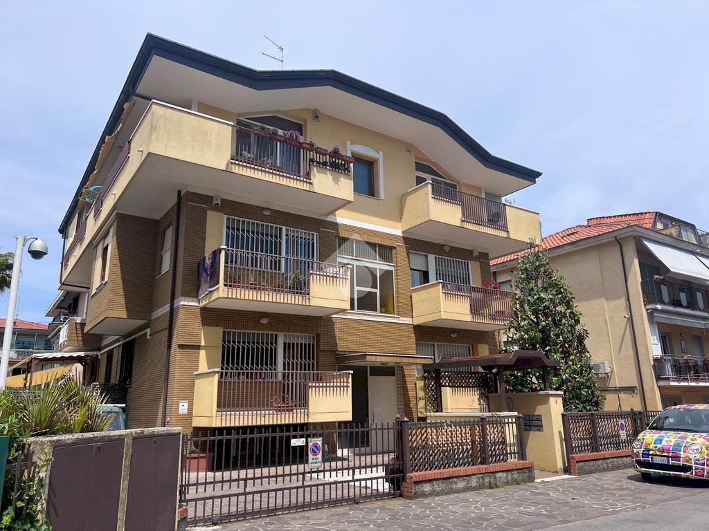 Trilocale Viale Bellinzona, Rimini - foto 1